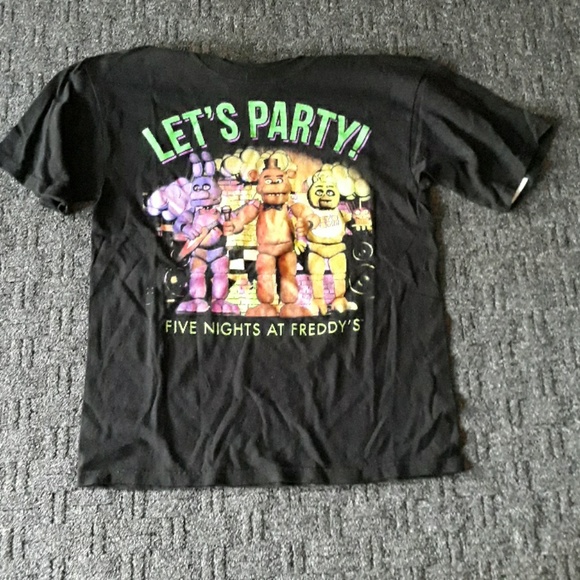 A 5 nights at Freddie's shirt - Picture 1 of 1